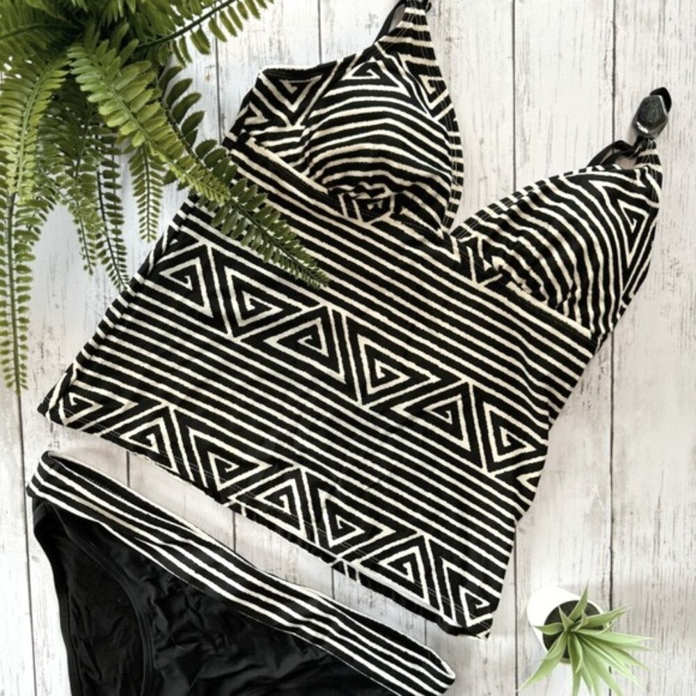 Cover Me - Black & White Aztec Geometric Stripe Tankini Swimsuit Set - Size 14